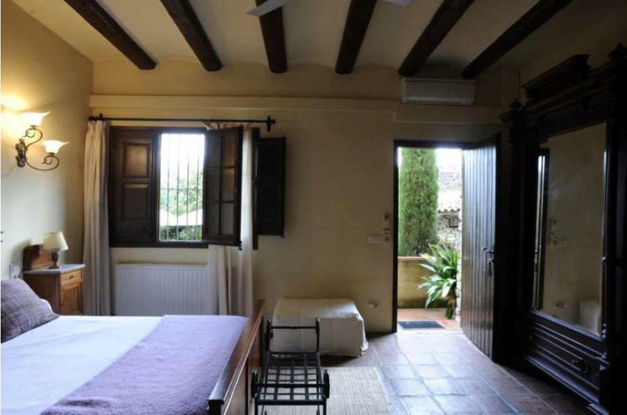 Hostal La Riera トレリャ・デ・モングリ エクステリア 写真