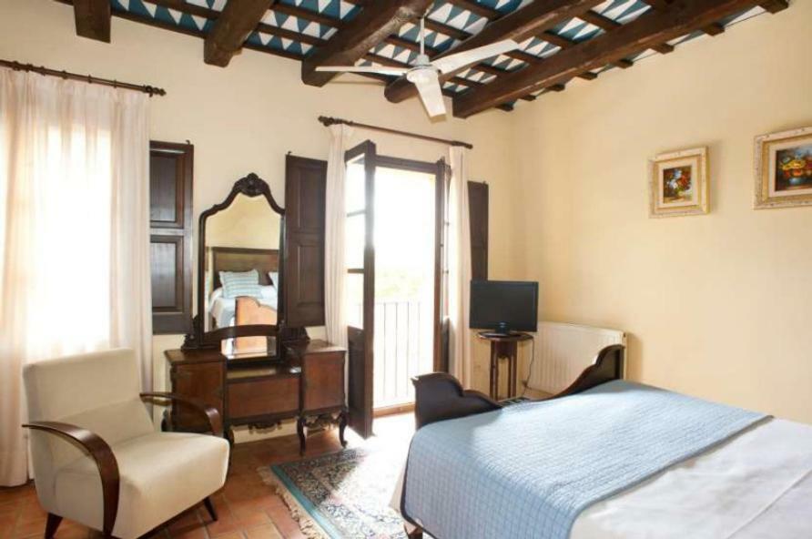 Hostal La Riera トレリャ・デ・モングリ エクステリア 写真